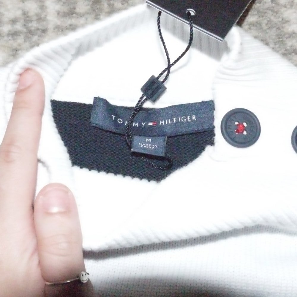 Tommy Hilfiger sweater, size M